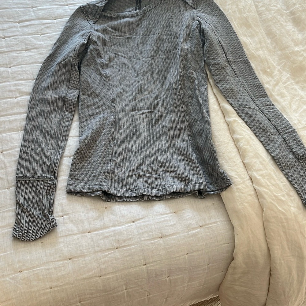 lululemon athletica Charcoal Long Sleeve Blouse
